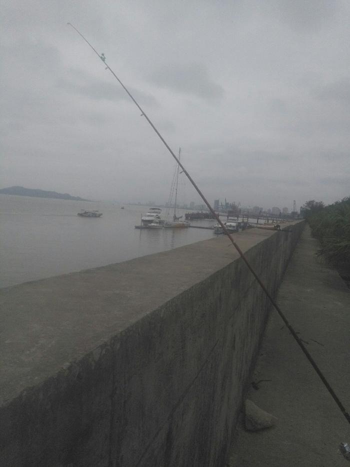 东部填海：防波堤