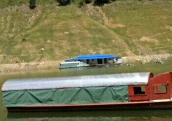 万峰湖平那钓台