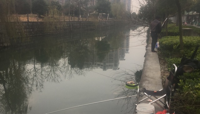 靖江宾馆前面的人工河道