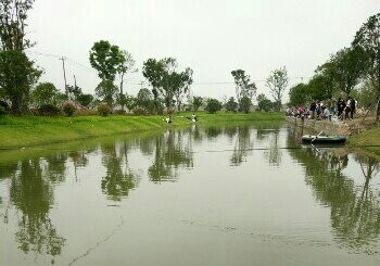 休闲垂钓园