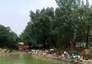 在水一方垂钓中心