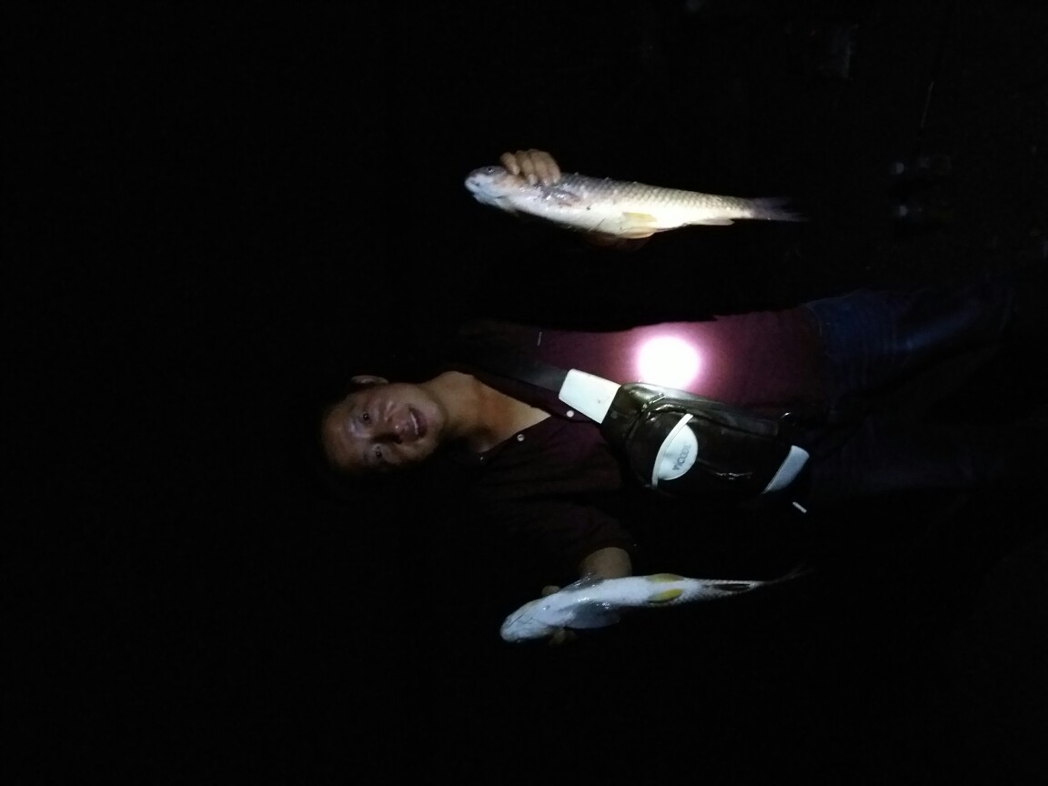 崖口休闲钓鱼场