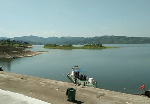 清江湖商务筏钓船