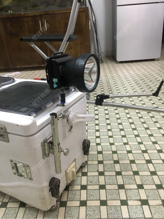 夜钓灯钓箱上的实用改件