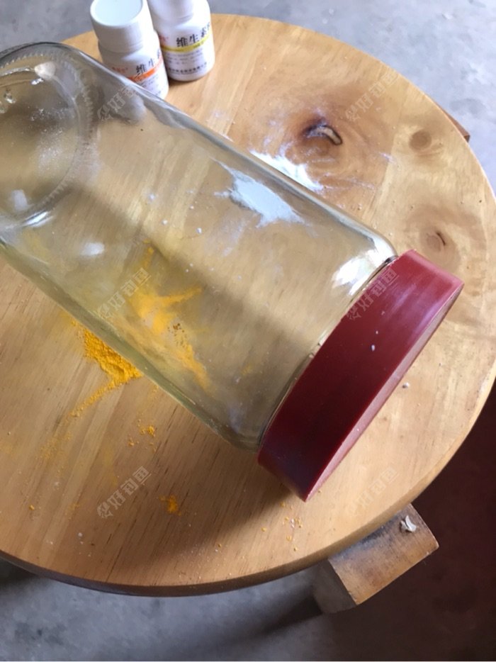 用圆玻璃瓶碾碎 再次给聪明的我献上掌声?